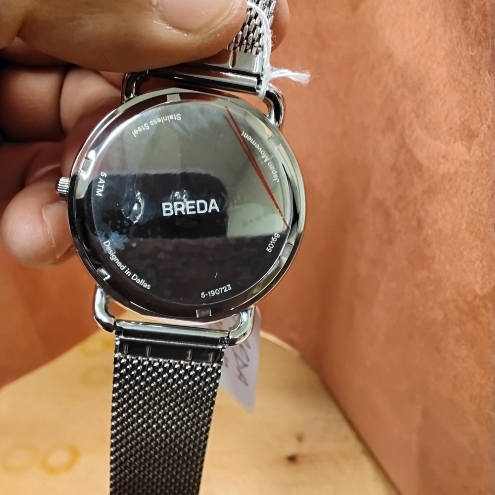Black Dial Silver Mesh Men's Watch - Picture 7 of 10